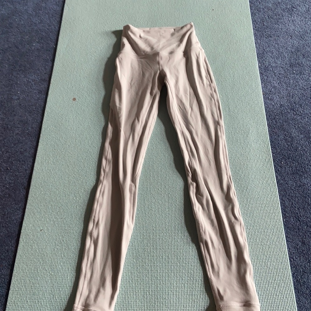 Light grey lululemon leggings